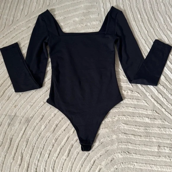 BABATON by Aritzia Long Sleeve Bodysuit - Picture 9 of 13